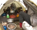 Préparation du repas - Shira Camp 3840 m d'altitude - Ascension du Kilimandjaro - Tanzanie